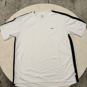 NIKE ATHLETIC SHIRT